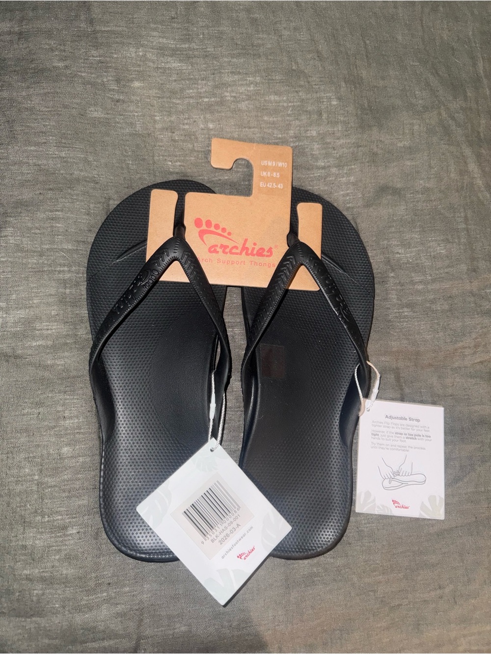 Archies Arch Support Flip Flops Black NWT